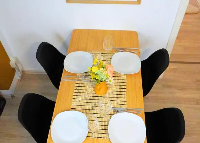 Besinnliches Bijou, Klein, Aber Oho Mit Wohlfuehlfaktor * Bochum